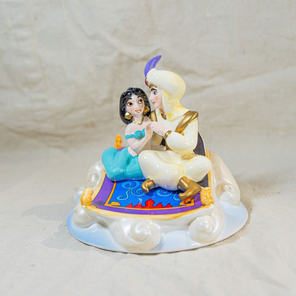 Disney Aladdin & Jasmine Schmid Magic Carpet Music Box "A Whole New World"